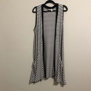 Chico's black & white sleeveless long sweater vest